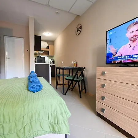 Romance Studio-steps From Thesea *