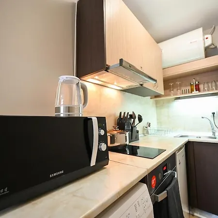 Romance Studio-steps From Thesea