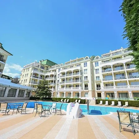 Апартамент Romance Studio-steps From Thesea Варна