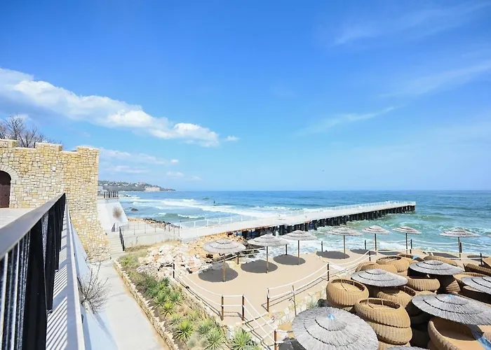 Romance Studio-steps From Thesea *