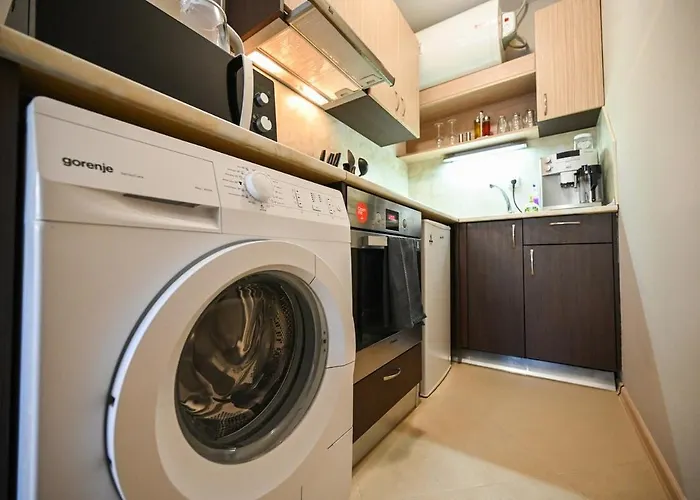 Апартамент Romance Studio-steps From Thesea