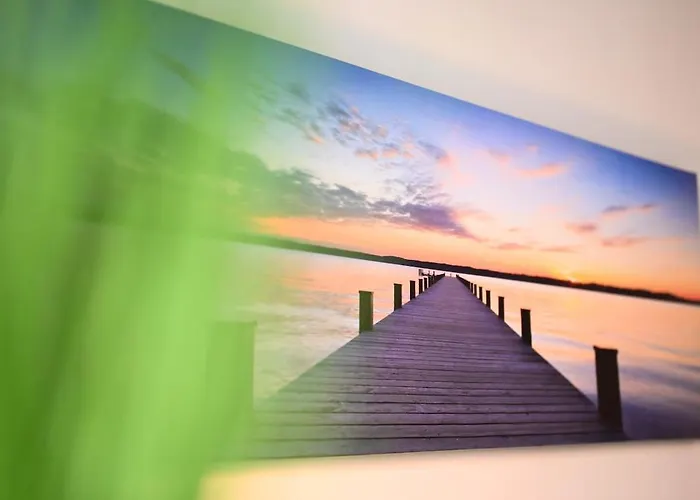 Romance Studio-steps From Thesea *